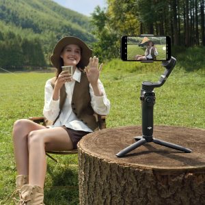 DJI OSMO Mobile 6 contre SE