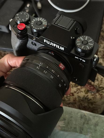 fujifilm x t5 ou nikon